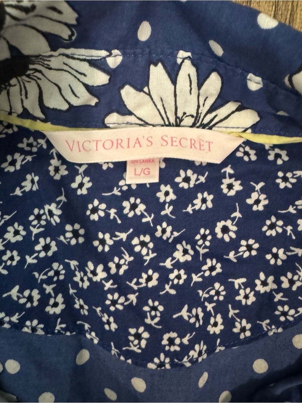 Victoria's Secret Mayfair Daisy Polka Dot Pajama Set - Picture 2 of 11